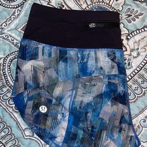 Lululemon size 2 speed ups 2.5 in NWOT